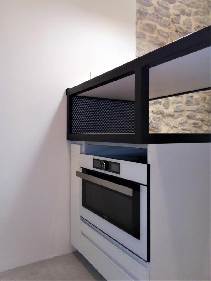 איל-סור-לה-סורג Le Petit Studio - 15 M2 - Centre Ville - Sorgue A 50 M מראה חיצוני תמונה