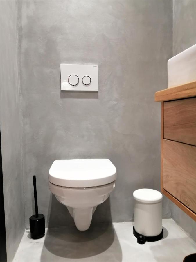 איל-סור-לה-סורג Le Petit Studio - 15 M2 - Centre Ville - Sorgue A 50 M מראה חיצוני תמונה