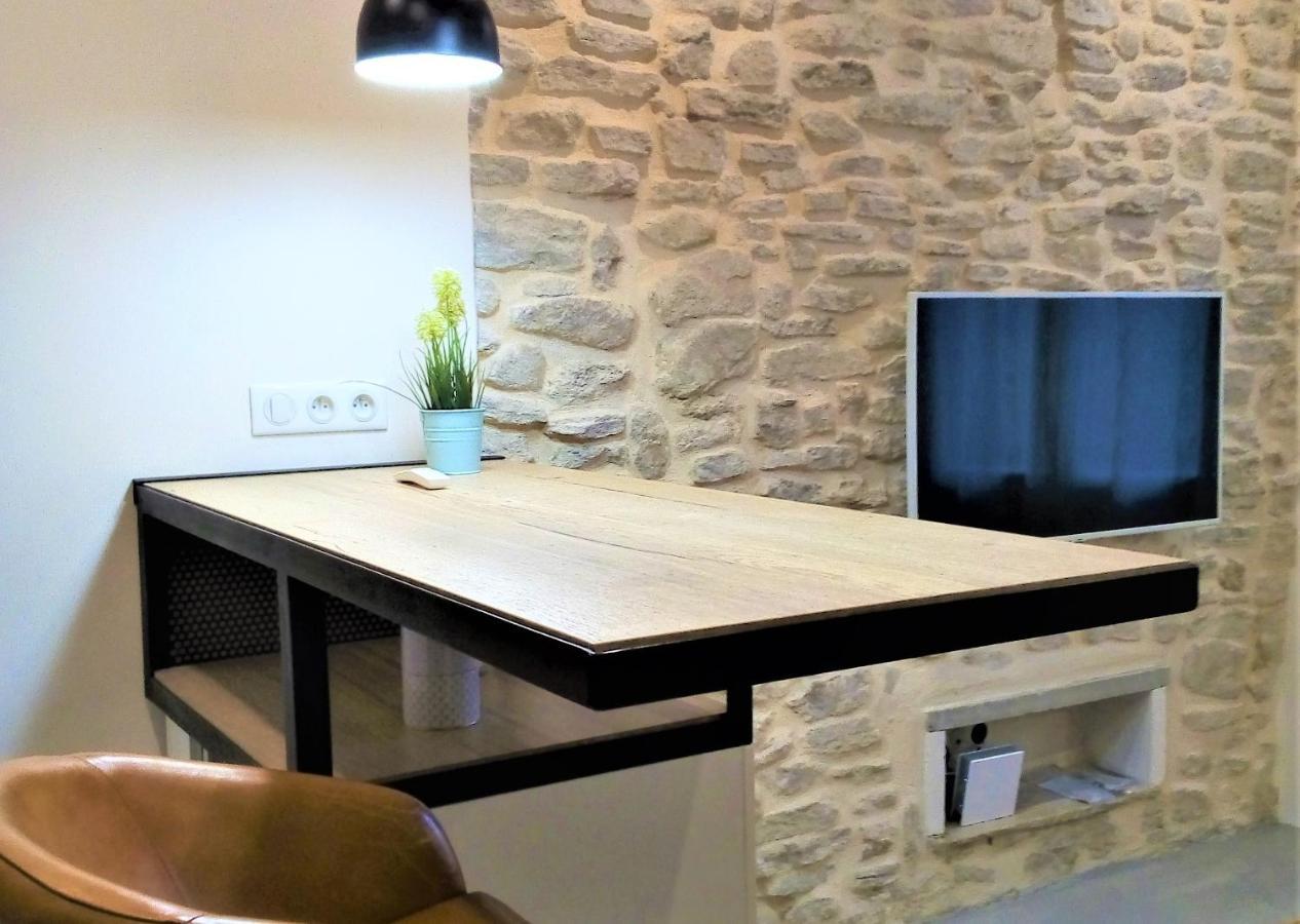איל-סור-לה-סורג Le Petit Studio - 15 M2 - Centre Ville - Sorgue A 50 M מראה חיצוני תמונה