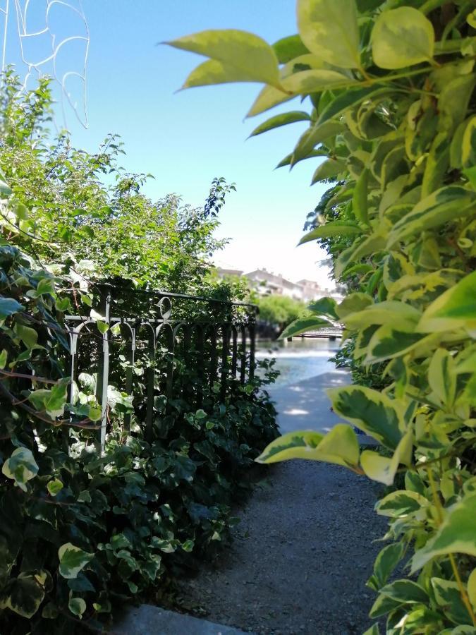 איל-סור-לה-סורג Le Petit Studio - 15 M2 - Centre Ville - Sorgue A 50 M מראה חיצוני תמונה